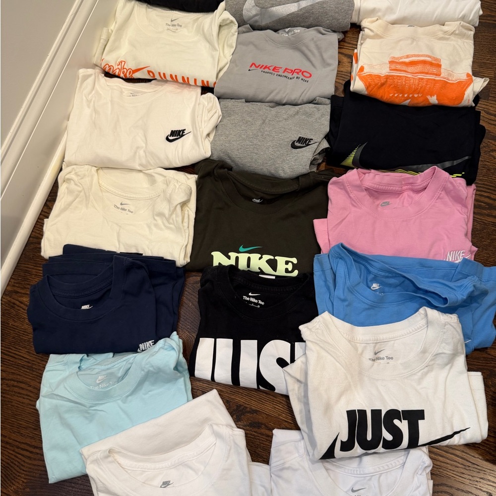 19 Men’s NIKE  T-Shirts - Pack Options size small